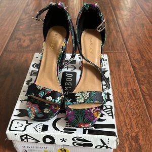 BAMBOO Multicolor floral heels